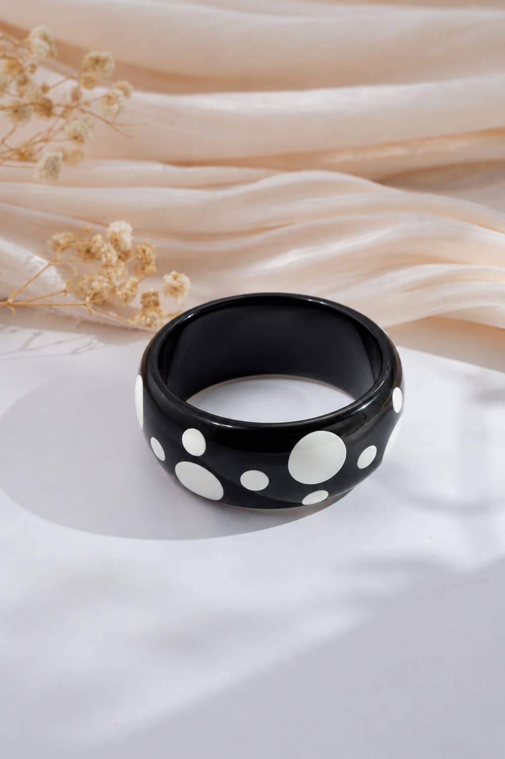 Bracelet Jonc Résine – Noir à Pois blancs